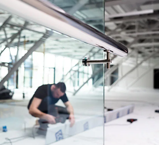 Jacksonville Beach, FL highly skilled glass repair technicians